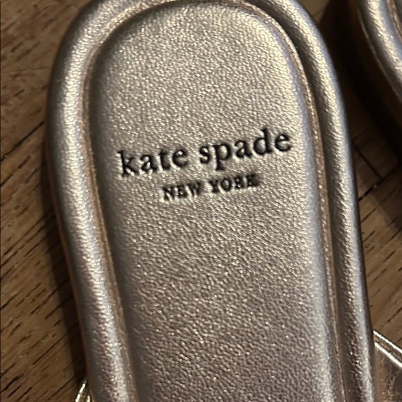 Kate Spade Metallic Gold Sandals Flip Flops size 7 - Picture 2 of 9